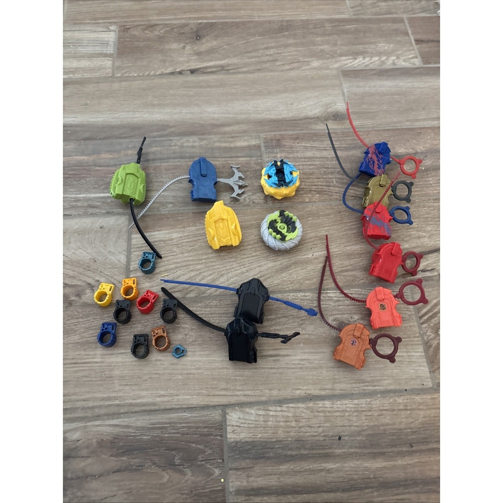 Vintage Hasbro Beyblade Lot Launchers & RIP Cords Various Sizes Colors 33 Pieces